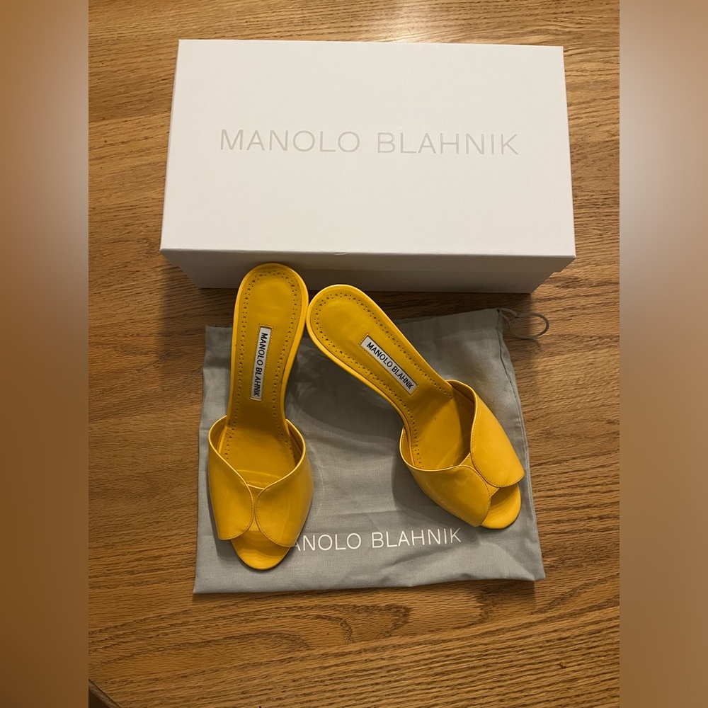 Yellow Manolo Blahnik 37.5 great condition